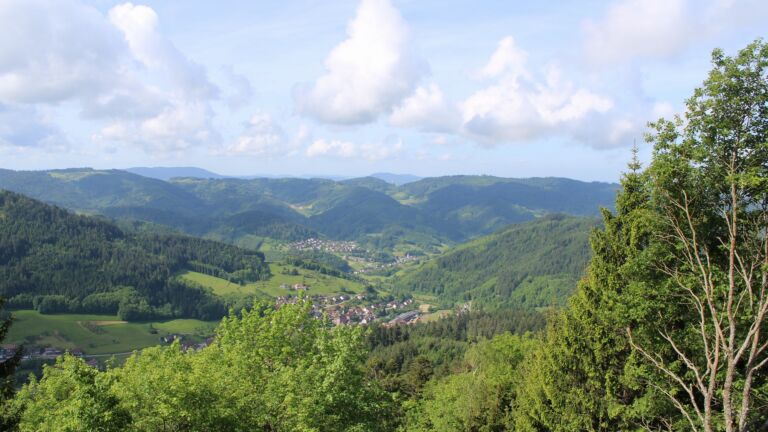 Dieses Bild zeigt eine Webcam-Aufnahme vom Achertal, aufgenommen am Donnerstag, den 21.05.2026 um 10:20 Uhr. Die Temperatur betrug 18.1°C.