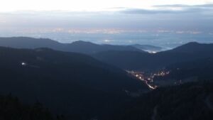 Dieses Bild zeigt eine Webcam-Aufnahme vom Achertal, aufgenommen am Mittwoch, den 17.12.2025 um 17:20 Uhr. Die Temperatur betrug 6.3°C.