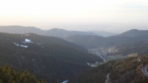 Dieses Bild zeigt eine Webcam-Aufnahme vom Achertal, aufgenommen am Freitag, den 16.01.2026 um 16:30 Uhr. Die Temperatur betrug 7.5°C.