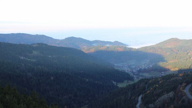 Dieses Bild zeigt eine Webcam-Aufnahme vom Achertal, aufgenommen am Freitag, den 07.11.2025 um 08:20 Uhr. Die Temperatur betrug 8.7°C.