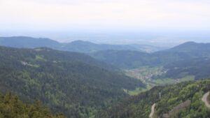 Dieses Bild zeigt eine Webcam-Aufnahme vom Achertal, aufgenommen am Montag, den 04.05.2026 um 14:30 Uhr. Die Temperatur betrug 14.9°C.