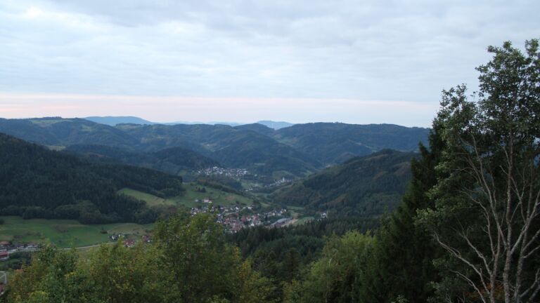 Dieses Bild zeigt eine Webcam-Aufnahme vom Achertal, aufgenommen am Sonntag, den 04.10.2026 um 07:30 Uhr. Die Temperatur betrug 16°C.