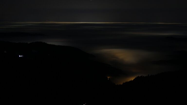 Dieses Bild zeigt eine Webcam-Aufnahme vom Achertal, aufgenommen am Sonntag, den 18.01.2026 um 06:20 Uhr. Die Temperatur betrug 5.1°C.