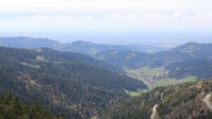 Dieses Bild zeigt eine Webcam-Aufnahme vom Achertal, aufgenommen am Donnerstag, den 16.04.2026 um 15:00 Uhr. Die Temperatur betrug 12.1°C.