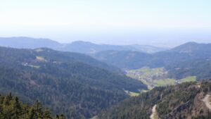 Dieses Bild zeigt eine Webcam-Aufnahme vom Achertal, aufgenommen am Mittwoch, den 08.04.2026 um 16:00 Uhr. Die Temperatur betrug 18°C.