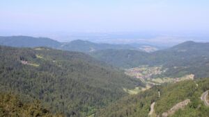 Dieses Bild zeigt eine Webcam-Aufnahme vom Achertal, aufgenommen am Montag, den 19.05.2025 um 10:10 Uhr. Die Temperatur betrug 12.1°C.