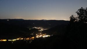 Dieses Bild zeigt eine Webcam-Aufnahme vom Achertal, aufgenommen am Dienstag, den 15.09.2026 um 05:50 Uhr. Die Temperatur betrug 17.8°C.