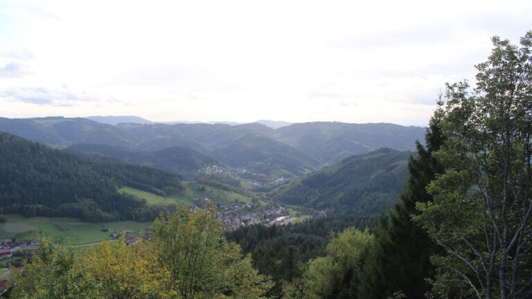 Dieses Bild zeigt eine Webcam-Aufnahme vom Achertal, aufgenommen am Donnerstag, den 22.10.2026 um 16:00 Uhr. Die Temperatur betrug 10.1°C.
