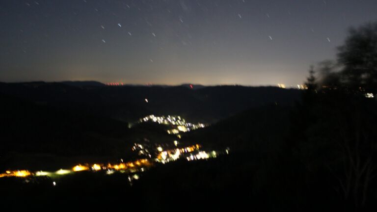 Dieses Bild zeigt eine Webcam-Aufnahme vom Achertal, aufgenommen am Freitag, den 10.07.2026 um 03:20 Uhr. Die Temperatur betrug 19°C.