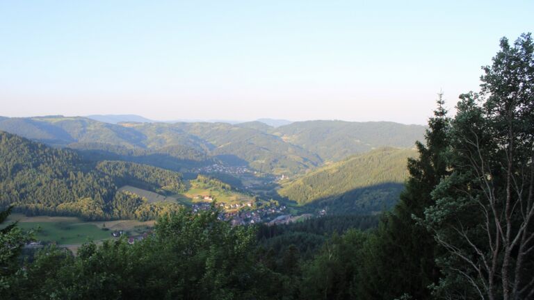 Dieses Bild zeigt eine Webcam-Aufnahme vom Achertal, aufgenommen am Donnerstag, den 25.06.2026 um 06:40 Uhr. Die Temperatur betrug 25.4°C.