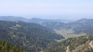 Dieses Bild zeigt eine Webcam-Aufnahme vom Achertal, aufgenommen am Samstag, den 18.04.2026 um 12:50 Uhr. Die Temperatur betrug 14.8°C.