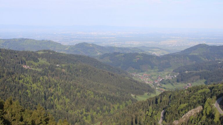 Dieses Bild zeigt eine Webcam-Aufnahme vom Achertal, aufgenommen am Dienstag, den 28.04.2026 um 08:30 Uhr. Die Temperatur betrug 10.4°C.