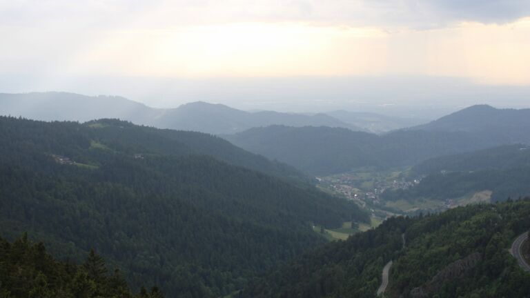 Dieses Bild zeigt eine Webcam-Aufnahme vom Achertal, aufgenommen am Donnerstag, den 22.05.2025 um 19:30 Uhr. Die Temperatur betrug 7.8°C.