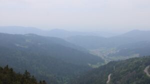 Dieses Bild zeigt eine Webcam-Aufnahme vom Achertal, aufgenommen am Sonntag, den 10.05.2026 um 16:40 Uhr. Die Temperatur betrug 15.1°C.