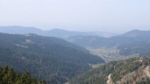 Dieses Bild zeigt eine Webcam-Aufnahme vom Achertal, aufgenommen am Dienstag, den 10.03.2026 um 12:10 Uhr. Die Temperatur betrug 12.3°C.