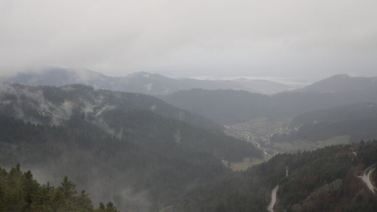 Dieses Bild zeigt eine Webcam-Aufnahme vom Achertal, aufgenommen am Sonntag, den 30.11.2025 um 10:50 Uhr. Die Temperatur betrug 2.9°C.