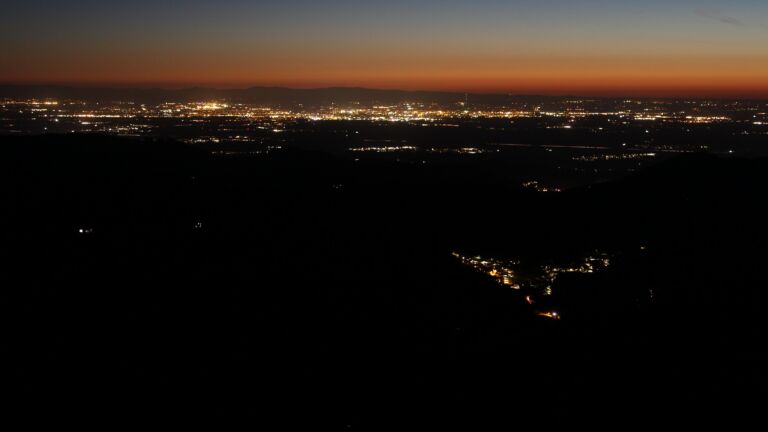 Dieses Bild zeigt eine Webcam-Aufnahme vom Achertal, aufgenommen am Dienstag, den 07.04.2026 um 21:20 Uhr. Die Temperatur betrug 10.2°C.