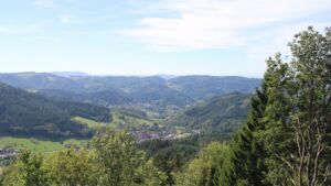 Dieses Bild zeigt eine Webcam-Aufnahme vom Achertal, aufgenommen am Samstag, den 19.09.2026 um 13:30 Uhr. Die Temperatur betrug 21.5°C.