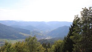 Dieses Bild zeigt eine Webcam-Aufnahme vom Achertal, aufgenommen am Mittwoch, den 30.09.2026 um 16:00 Uhr. Die Temperatur betrug 29.1°C.