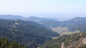 Dieses Bild zeigt eine Webcam-Aufnahme vom Achertal, aufgenommen am Donnerstag, den 05.03.2026 um 13:10 Uhr. Die Temperatur betrug 14°C.