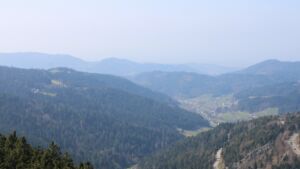 Dieses Bild zeigt eine Webcam-Aufnahme vom Achertal, aufgenommen am Sonntag, den 22.03.2026 um 13:10 Uhr. Die Temperatur betrug 7.7°C.