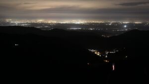 Dieses Bild zeigt eine Webcam-Aufnahme vom Achertal, aufgenommen am Samstag, den 20.12.2025 um 01:30 Uhr. Die Temperatur betrug 7.2°C.