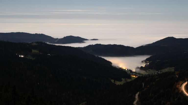 Dieses Bild zeigt eine Webcam-Aufnahme vom Achertal, aufgenommen am Samstag, den 08.11.2025 um 06:00 Uhr. Die Temperatur betrug 6.7°C.