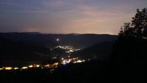 Dieses Bild zeigt eine Webcam-Aufnahme vom Achertal, aufgenommen am Sonntag, den 28.06.2026 um 03:40 Uhr. Die Temperatur betrug 28.4°C.