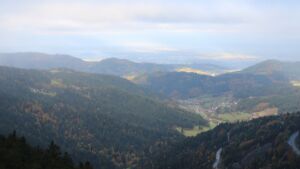 Dieses Bild zeigt eine Webcam-Aufnahme vom Achertal, aufgenommen am Mittwoch, den 15.10.2025 um 09:10 Uhr. Die Temperatur betrug 4.9°C.