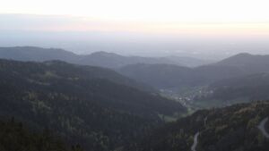 Dieses Bild zeigt eine Webcam-Aufnahme vom Achertal, aufgenommen am Montag, den 20.04.2026 um 20:40 Uhr. Die Temperatur betrug 4.9°C.