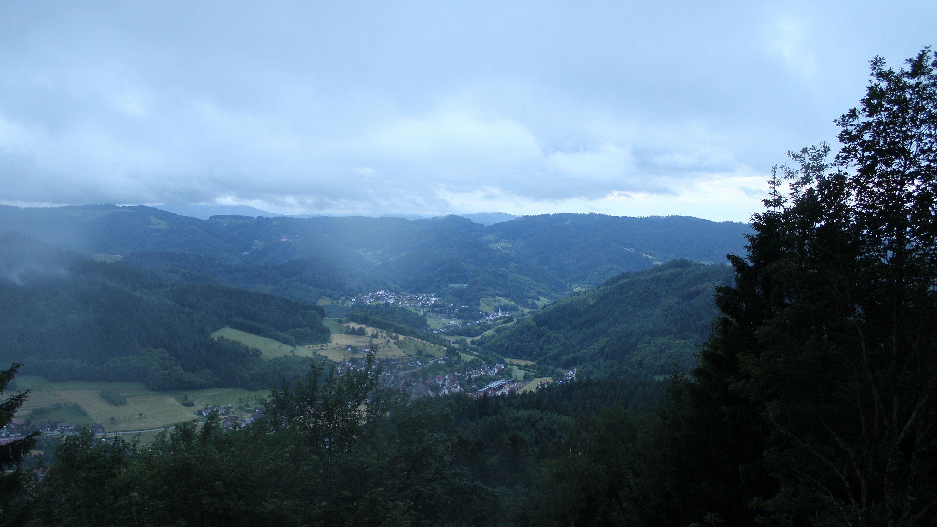 Dieses Bild zeigt eine Webcam-Aufnahme vom Achertal, aufgenommen am Mittwoch, den 03.06.2026 um 05:50 Uhr. Die Temperatur betrug 9.8°C.