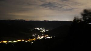 Dieses Bild zeigt eine Webcam-Aufnahme vom Achertal, aufgenommen am Montag, den 24.08.2026 um 04:40 Uhr. Die Temperatur betrug 12.7°C.