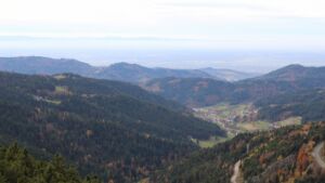 Dieses Bild zeigt eine Webcam-Aufnahme vom Achertal, aufgenommen am Freitag, den 31.10.2025 um 15:00 Uhr. Die Temperatur betrug 11.1°C.