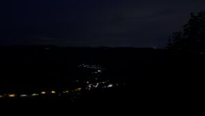 Dieses Bild zeigt eine Webcam-Aufnahme vom Achertal, aufgenommen am Mittwoch, den 10.06.2026 um 04:00 Uhr. Die Temperatur betrug 9.7°C.