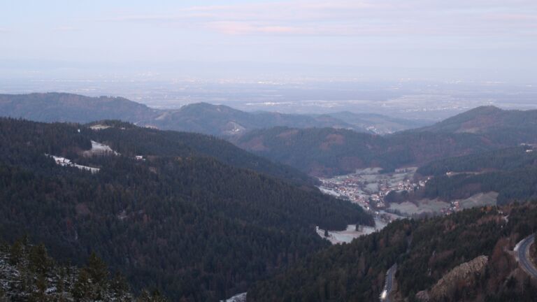 Dieses Bild zeigt eine Webcam-Aufnahme vom Achertal, aufgenommen am Mittwoch, den 19.11.2025 um 07:20 Uhr. Die Temperatur betrug -3.2°C.