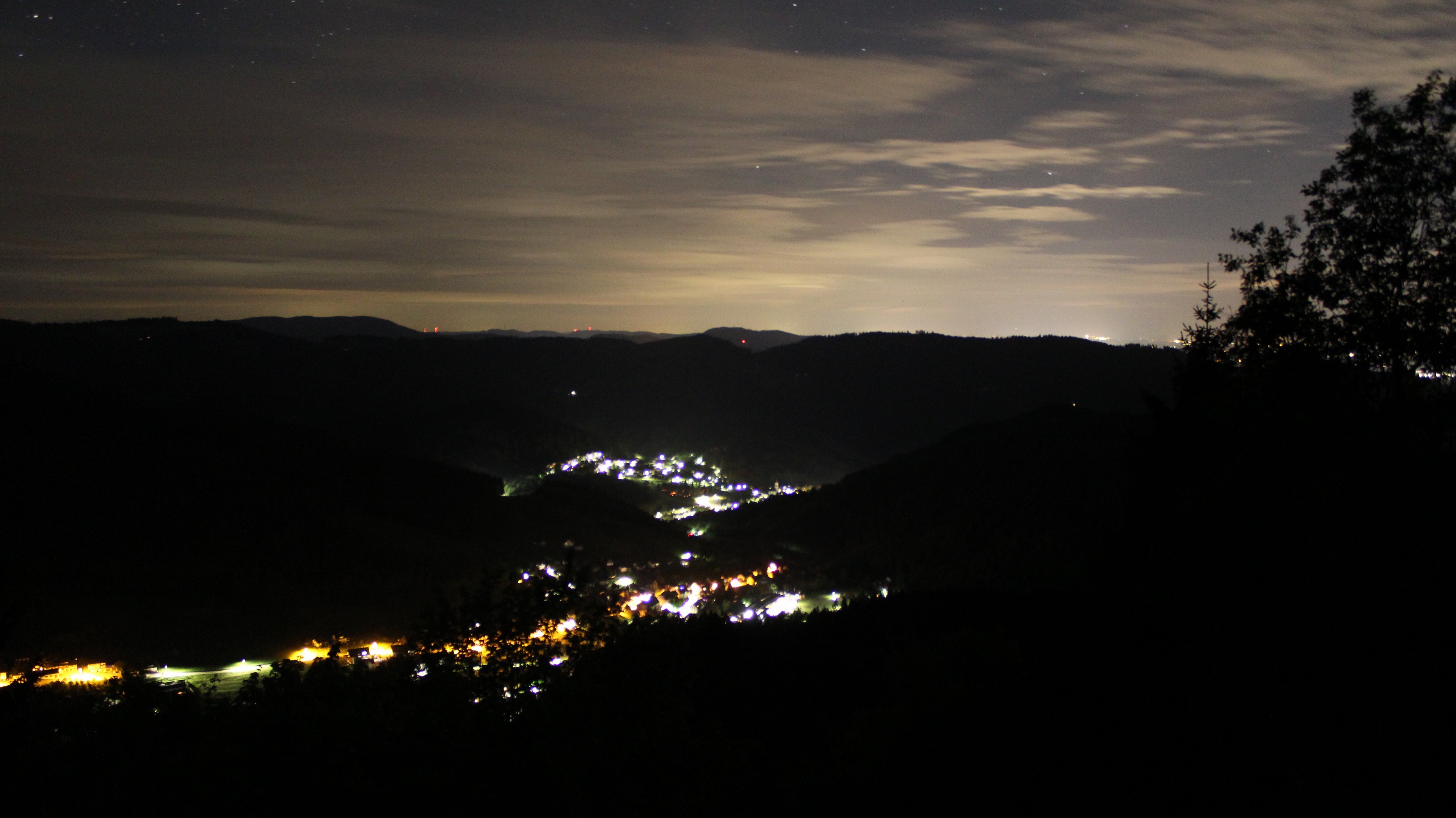 Dieses Bild zeigt eine Webcam-Aufnahme vom Achertal, aufgenommen am Mittwoch, den 13.05.2026 um 02:30 Uhr. Die Temperatur betrug 3.2°C.
