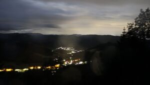 Dieses Bild zeigt eine Webcam-Aufnahme vom Achertal, aufgenommen am Freitag, den 05.06.2026 um 03:30 Uhr. Die Temperatur betrug 9°C.