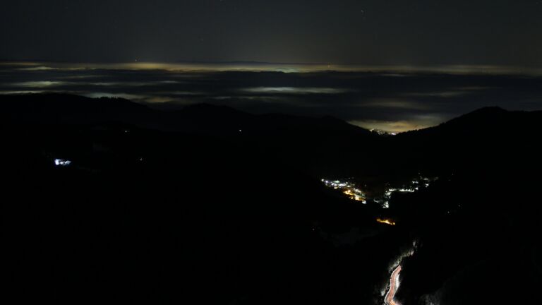 Dieses Bild zeigt eine Webcam-Aufnahme vom Achertal, aufgenommen am Samstag, den 22.11.2025 um 05:00 Uhr. Die Temperatur betrug -5.1°C.