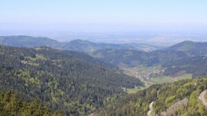 Dieses Bild zeigt eine Webcam-Aufnahme vom Achertal, aufgenommen am Sonntag, den 26.04.2026 um 11:40 Uhr. Die Temperatur betrug 12.8°C.