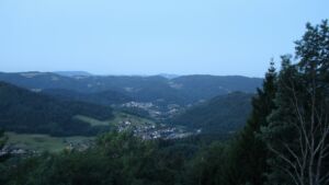 Dieses Bild zeigt eine Webcam-Aufnahme vom Achertal, aufgenommen am Montag, den 20.07.2026 um 05:20 Uhr. Die Temperatur betrug 12.7°C.