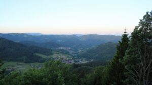 Dieses Bild zeigt eine Webcam-Aufnahme vom Achertal, aufgenommen am Sonntag, den 24.05.2026 um 06:10 Uhr. Die Temperatur betrug 19.7°C.