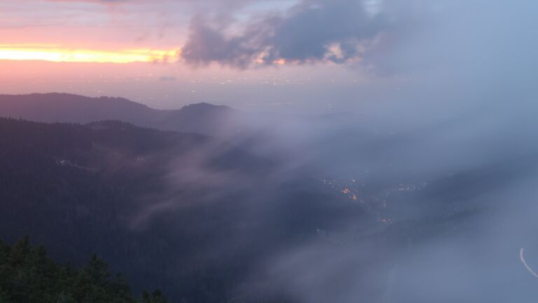 Dieses Bild zeigt eine Webcam-Aufnahme vom Achertal, aufgenommen am Samstag, den 15.11.2025 um 17:10 Uhr. Die Temperatur betrug 9.1°C.