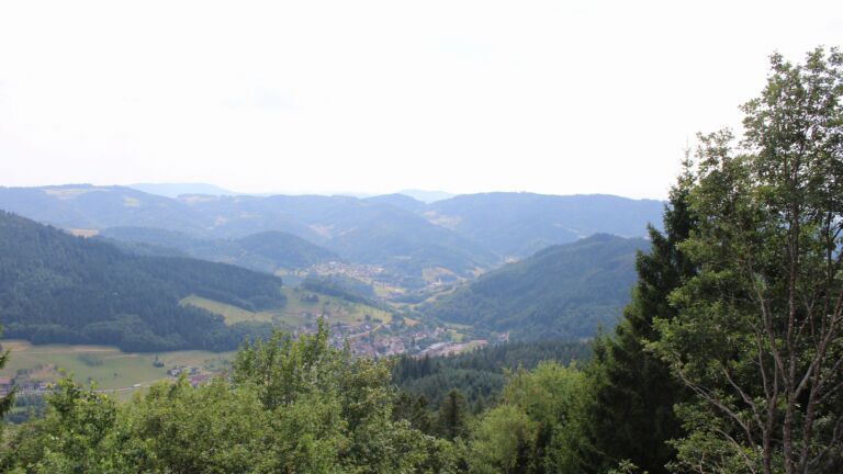 Dieses Bild zeigt eine Webcam-Aufnahme vom Achertal, aufgenommen am Donnerstag, den 16.07.2026 um 15:40 Uhr. Die Temperatur betrug 30.9°C.