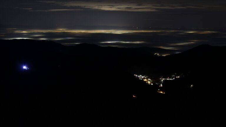 Dieses Bild zeigt eine Webcam-Aufnahme vom Achertal, aufgenommen am Mittwoch, den 17.12.2025 um 00:30 Uhr. Die Temperatur betrug 6.2°C.