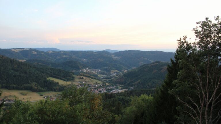 Dieses Bild zeigt eine Webcam-Aufnahme vom Achertal, aufgenommen am Donnerstag, den 20.08.2026 um 20:30 Uhr. Die Temperatur betrug 18.6°C.