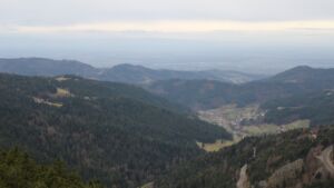 Dieses Bild zeigt eine Webcam-Aufnahme vom Achertal, aufgenommen am Freitag, den 19.12.2025 um 15:30 Uhr. Die Temperatur betrug 7.2°C.