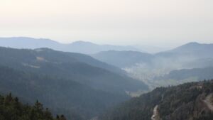 Dieses Bild zeigt eine Webcam-Aufnahme vom Achertal, aufgenommen am Freitag, den 06.03.2026 um 15:50 Uhr. Die Temperatur betrug 13.6°C.