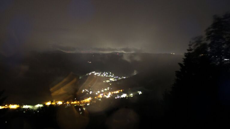 Dieses Bild zeigt eine Webcam-Aufnahme vom Achertal, aufgenommen am Mittwoch, den 03.06.2026 um 00:00 Uhr. Die Temperatur betrug 11.6°C.