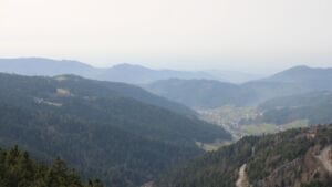 Dieses Bild zeigt eine Webcam-Aufnahme vom Achertal, aufgenommen am Freitag, den 06.03.2026 um 14:20 Uhr. Die Temperatur betrug 13.9°C.