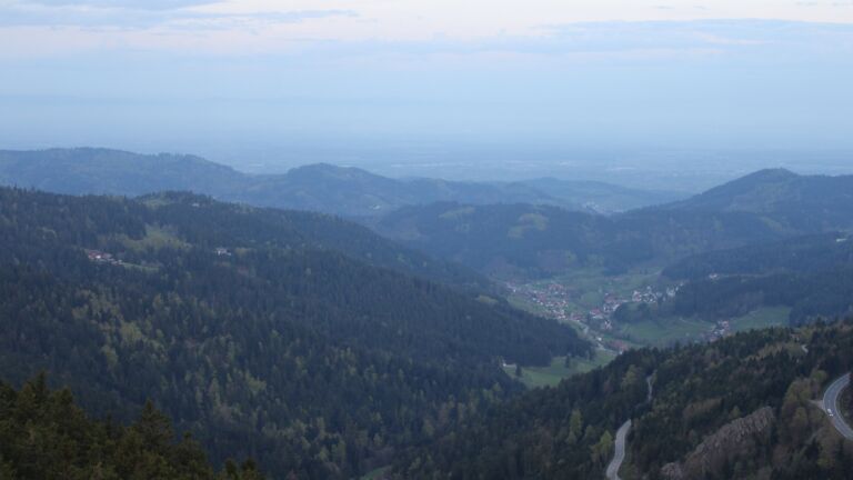 Dieses Bild zeigt eine Webcam-Aufnahme vom Achertal, aufgenommen am Sonntag, den 19.04.2026 um 06:40 Uhr. Die Temperatur betrug 10.2°C.